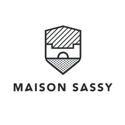 Maison Sassy logo - non-alcoholic cider brand from Normandy, France, founded by two childhood friends preserving traditional cider heritage